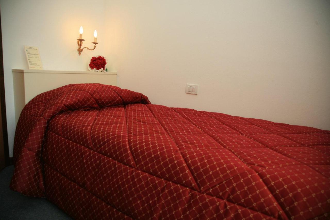 Albergo Benito Ponte nellʼAlpi Zimmer foto